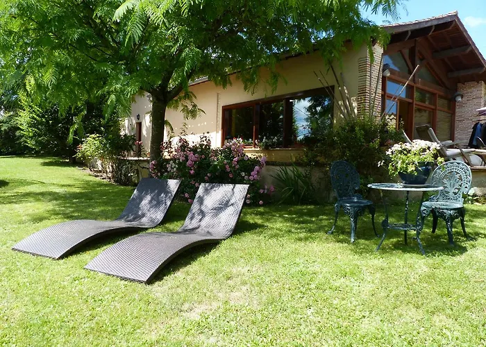 Alojamento de Acomodação e Pequeno-almoço D'hotes Au Val Dormant 3*